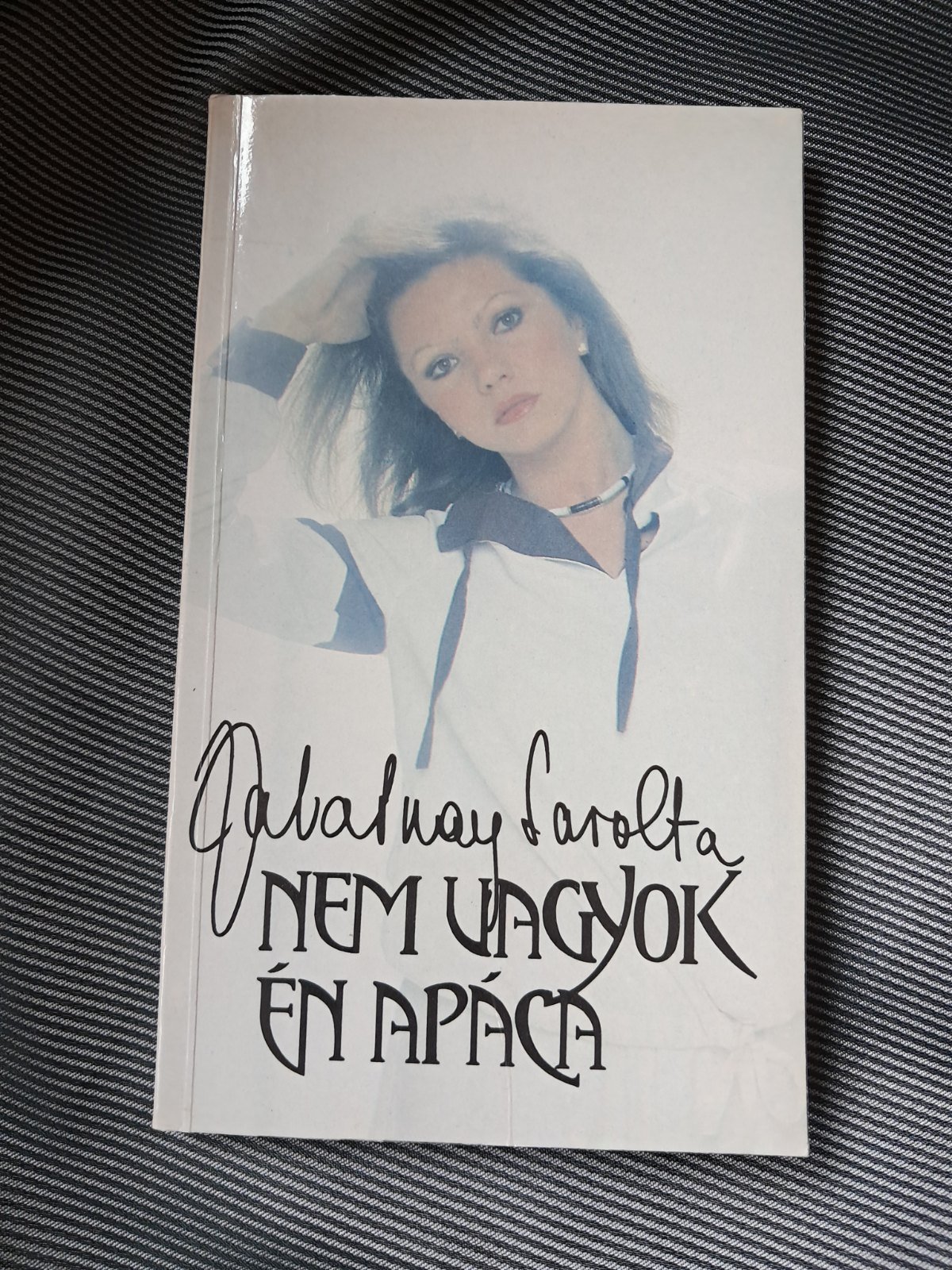 Nem vagyok én apáca – Zalatnay Sarolta (borító)